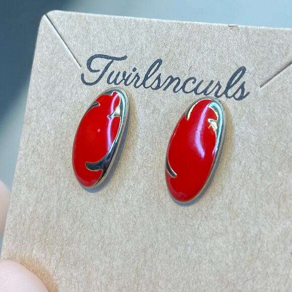 Vintage Red Oval Swirl Stud Earrings - Picture 4 of 5